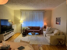 11 Alton Pl, Unit 4 in Brookline, MA - Building Photo