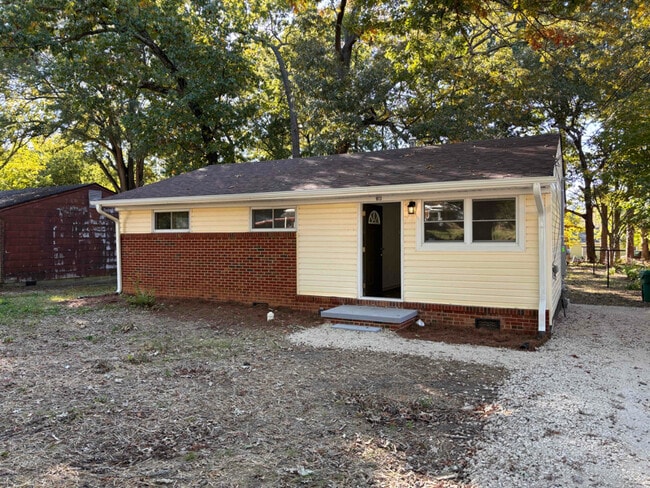 1813 Blain St in High Point, NC - Foto de edificio - Building Photo