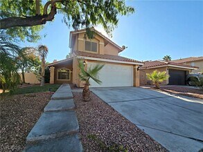 8120 Sandy Creek Dr in Las Vegas, NV - Building Photo - Building Photo