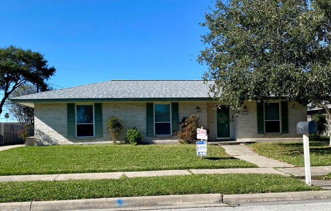 property at 1809 Portland Dr