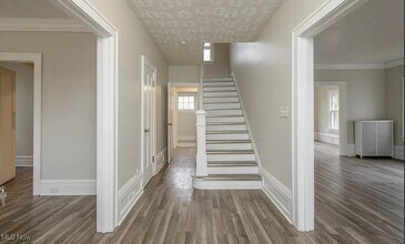 12980 Cedar Rd in Cleveland Heights, OH - Building Photo - Building Photo