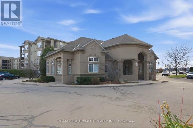 2035 Appleby Line in Burlington, ON - Building Photo - Building Photo