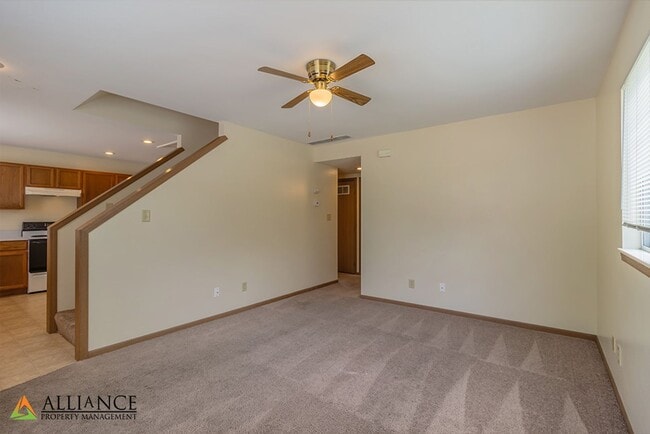 928 Moro St in Manhattan, KS - Building Photo - Building Photo