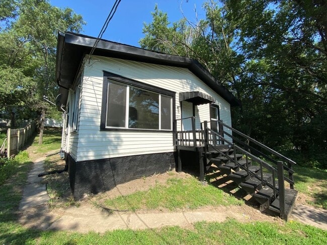 property at 127 S Judd St
