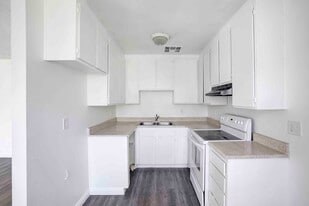 Casa Del Cielo Apartments in Palm Springs, CA - Building Photo