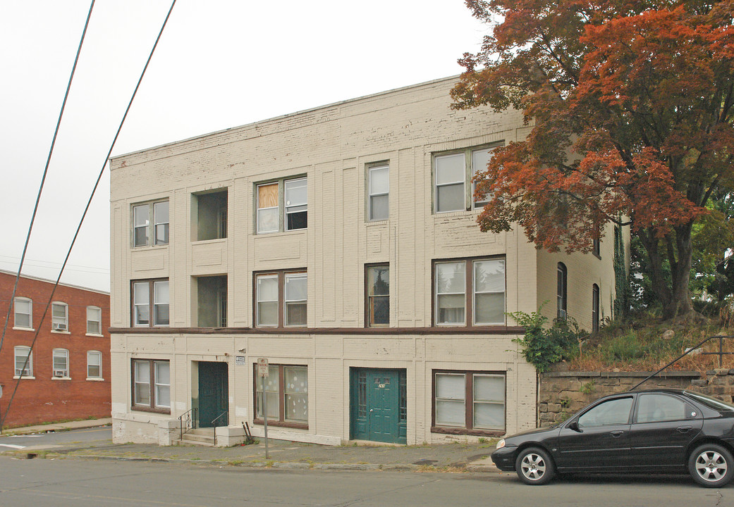 267-269 Main St in Bristol, CT - Building Photo