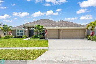 8517 Waterstone Blvd in Fort Pierce, FL - Building Photo - Building Photo