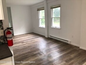 154 Vansant Ave in Island Heights, NJ - Building Photo - Building Photo