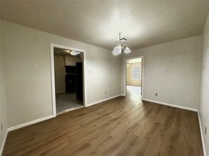 6023 Belarbor St in Houston, TX - Building Photo - Building Photo