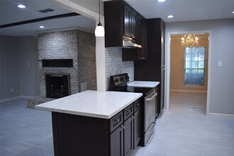 3110 Springhill Dr in Missouri City, TX - Foto de edificio - Building Photo