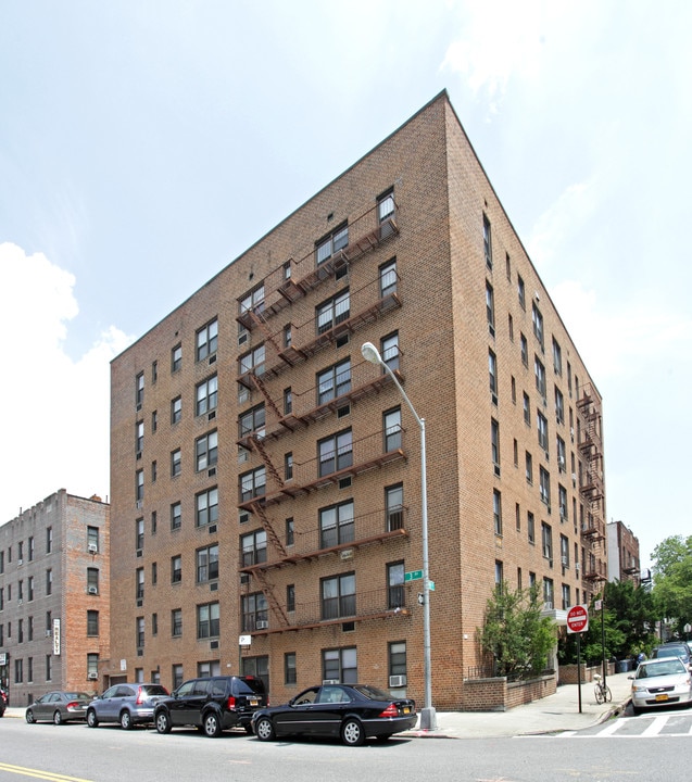 303 99th St in Brooklyn, NY - Foto de edificio