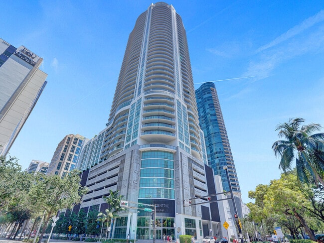 100 E Las Olas Blvd in Fort Lauderdale, FL - Building Photo - Building Photo