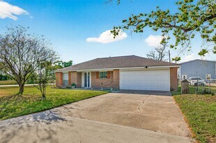 10503 Ladino Rd in Cypress, TX - Building Photo