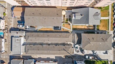 525-537 Chestnut Avenue in Long Beach, CA - Foto de edificio - Building Photo