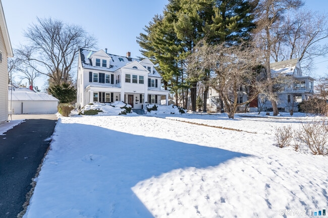 1701 Boulevard in West Hartford, CT - Building Photo - Building Photo
