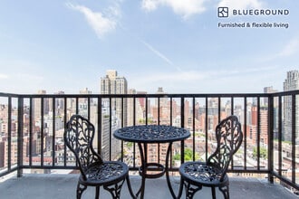 200 E 82nd St in New York, NY - Building Photo - Building Photo