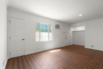 8026 Blackburn Ave, Unit 3 in Los Angeles, CA - Building Photo - Building Photo