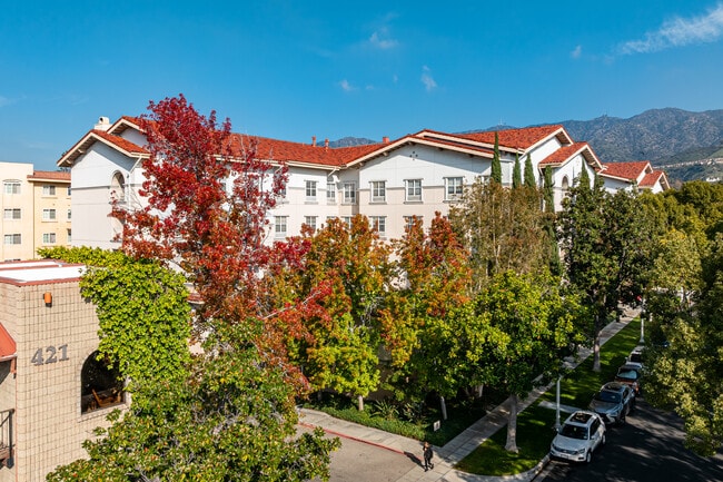 Belmont Village of Burbank in Burbank, CA - Foto de edificio - Building Photo
