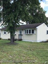 316 Northrop Rd in Brick, NJ - Building Photo