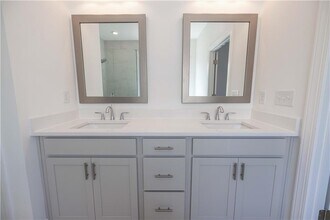 530 Healy Dr in Cumming, GA - Building Photo - Building Photo