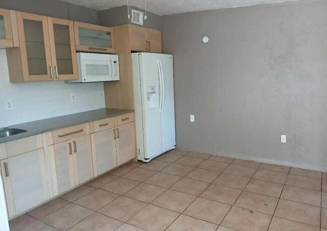 6232 62nd Ave N, Unit F in Pinellas Park, FL - Building Photo - Building Photo