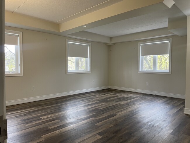 75 Emma in Oshawa, ON - Building Photo - Building Photo