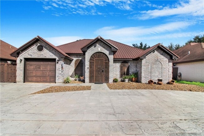 property at 3408 N Champagne