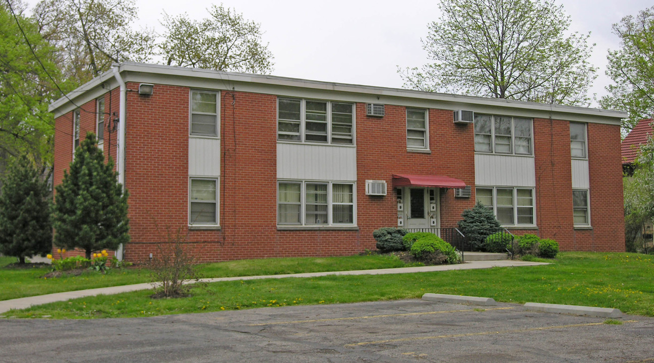 254 Washington Ave in Elyria, OH - Building Photo