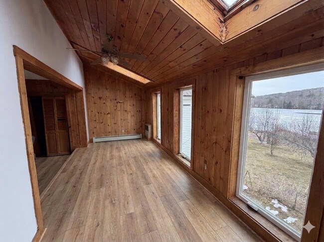 967 Meadow Rd in Casco, ME - Building Photo - Building Photo