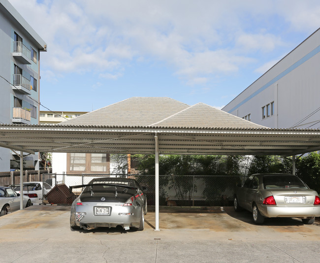 744 Palani Ave in Honolulu, HI - Foto de edificio - Building Photo