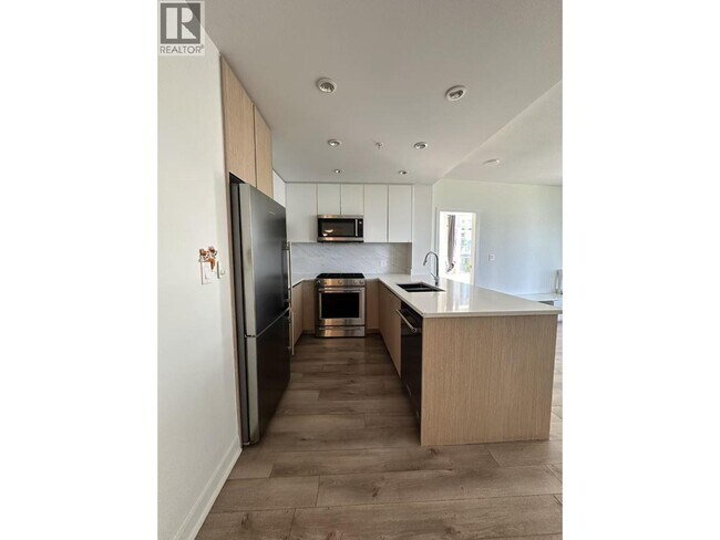 8940 University Crescent in Burnaby, BC - Building Photo - Building Photo