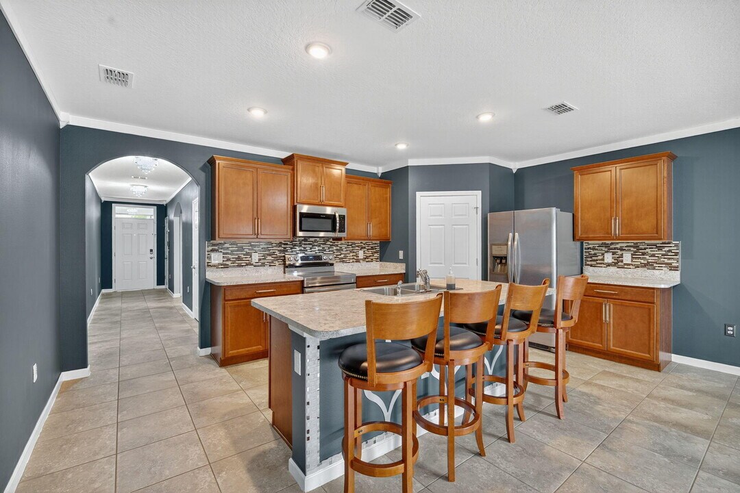 280 Falls Church St SW in Palm Bay, FL - Building Photo