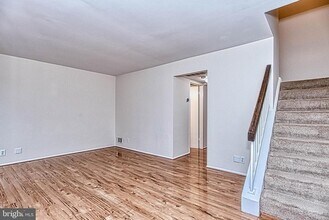 2484 Glengyle Dr-Unit -190 in Vienna, VA - Building Photo - Building Photo