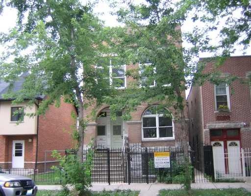 2638 W Evergreen Ave in Chicago, IL - Foto de edificio