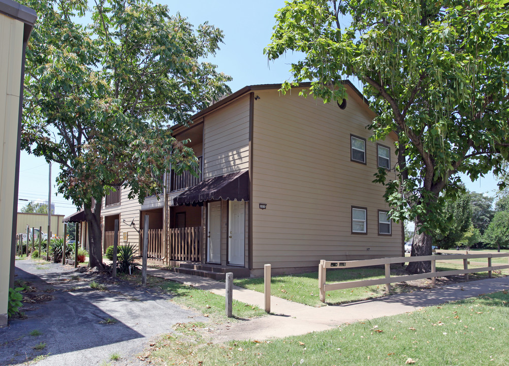 1016 S Quaker Ave in Tulsa, OK - Foto de edificio