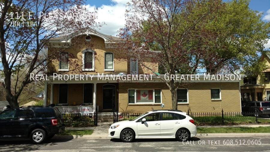 111 E Pleasant St in Portage, WI - Building Photo