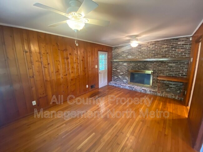 1249 Valley View Rd in Dunwoody, GA - Building Photo - Building Photo