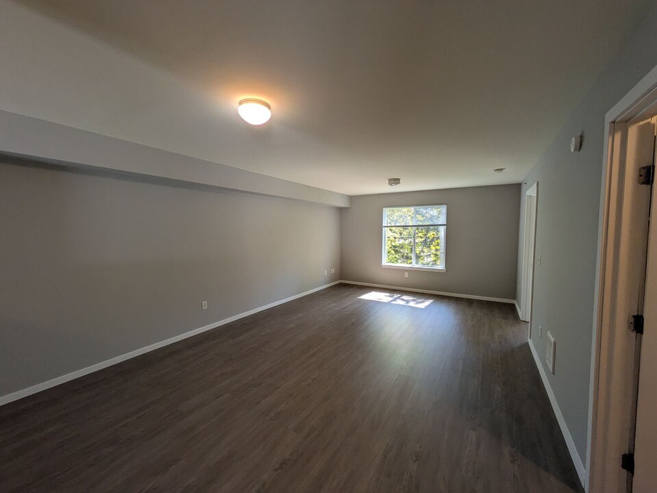 631 W Bakerview Rd in Bellingham, WA - Building Photo