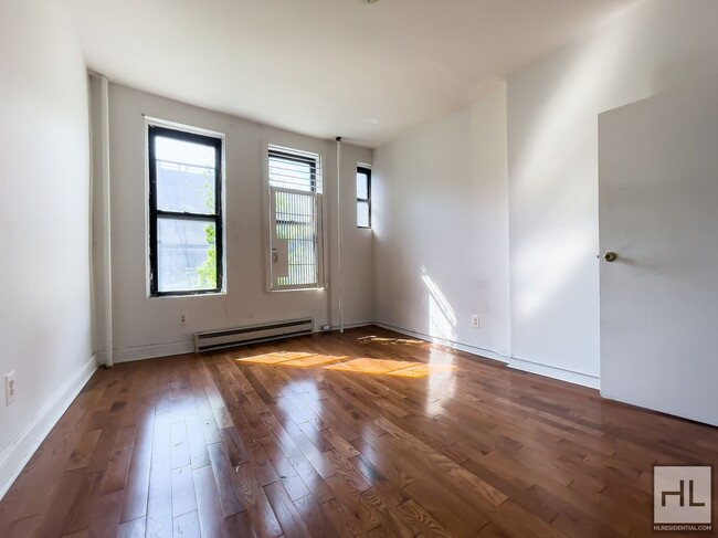 311 Troutman St in Brooklyn, NY - Building Photo - Building Photo