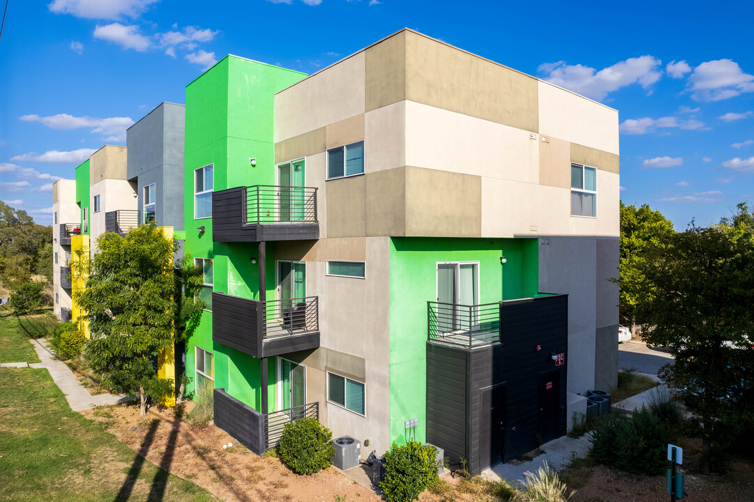 Green Spring in San Marcos, TX - Building Photo