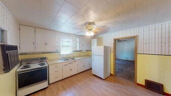 312 8th St NW in Mandan, ND - Building Photo