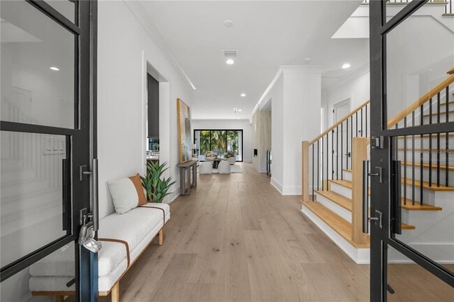 5024 W Dickens Ave in Tampa, FL - Building Photo - Building Photo