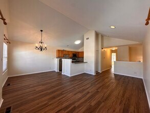 437 Pine Lake Cir in Vernon Hills, IL - Building Photo - Building Photo