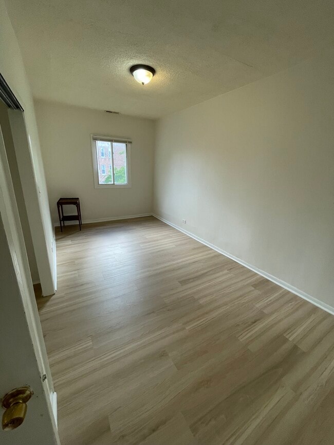 1906 Asbury Ave, Unit 1, Unit 1