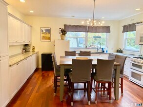 1908 Stratfield Rd in Fairfield, CT - Building Photo - Building Photo