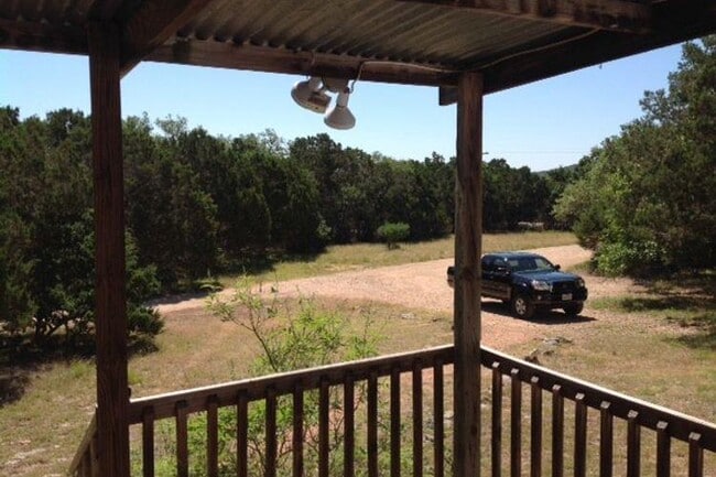 502 Wayside Dr in Wimberley, TX - Building Photo - Building Photo