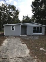 7006 Christopher Robin Dr in Jacksonville, FL - Building Photo
