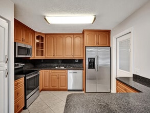 3747 E Valley Green Dr in Davie, FL - Building Photo - Building Photo