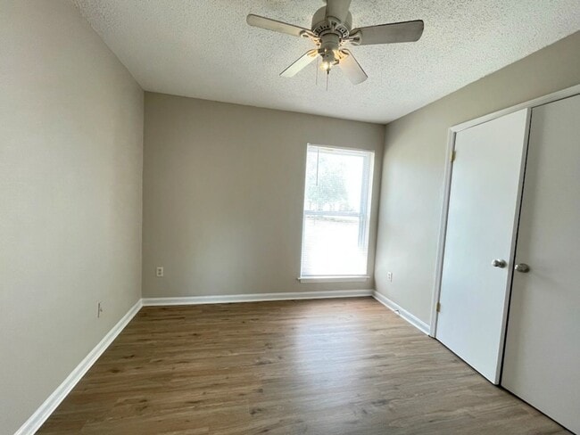 property at 1736 Northfield Dr