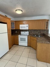 6545 W 27th Ct, Unit 11-47 in Hialeah, FL - Building Photo - Building Photo